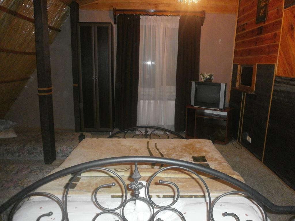 Kitech Guest House Odesa Room photo
